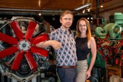 Orina mõisa giidid Liisa ja Lenno